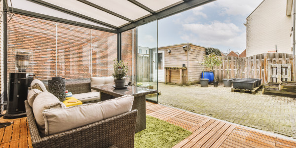 Puertas y Ventanas de Aluminio / PVC a medida en Lleida · Cortinas de Cristal